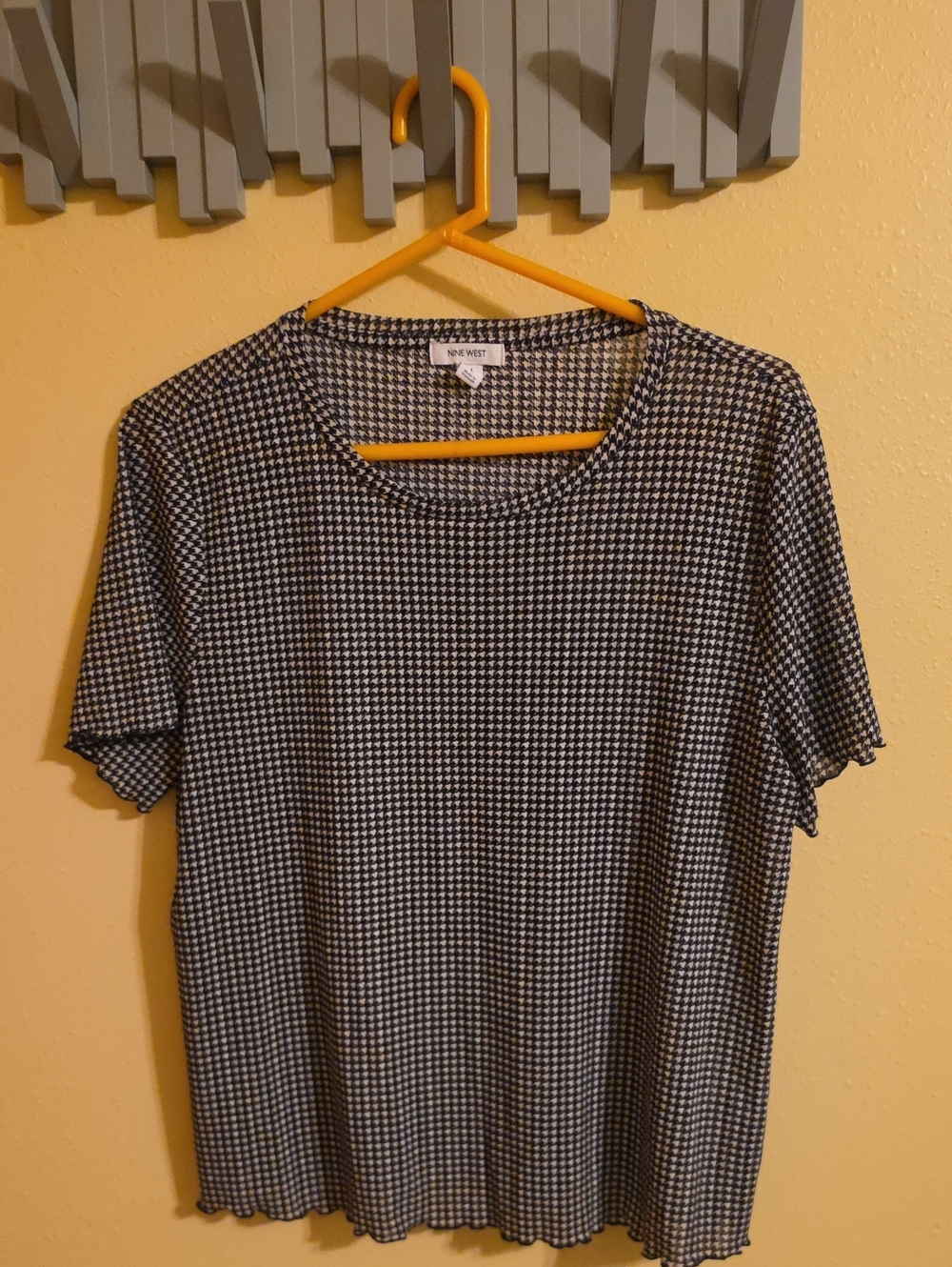Womans Short Sleeve Top